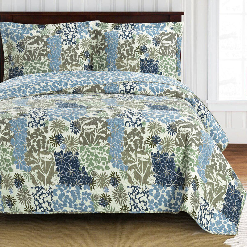 https://www.wholesalebeddings.com/cdn/shop/products/Elena-Green-Forest-Bedspread-Oversized-Reversible-Quilt-Set-FullQueen-Quilts-Coverlets_800x.jpg?v=1652749167