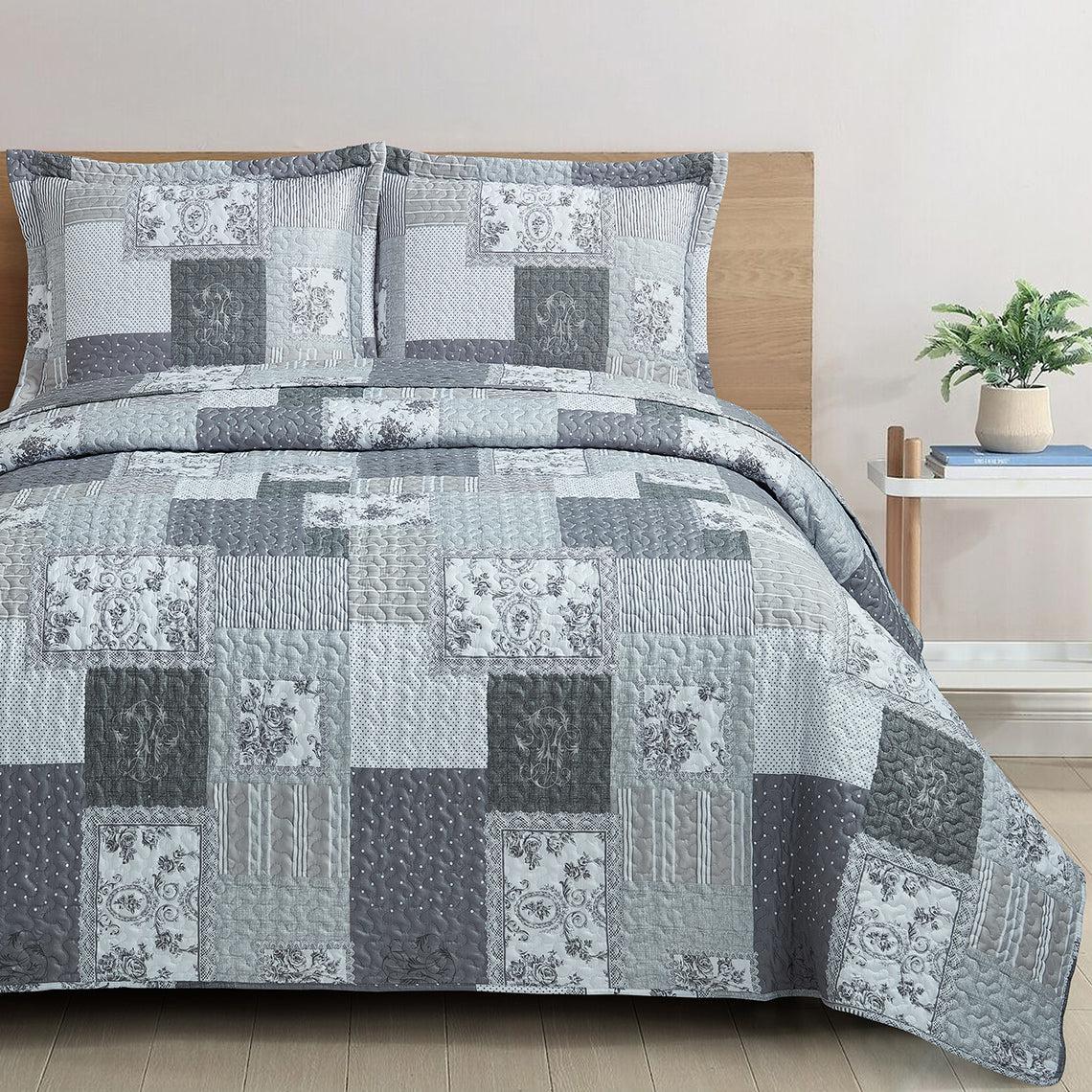 Oversized Quilts and Coverlets to enhance your room!